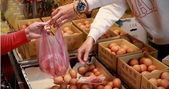 冷氣團加禽流感雙重衝擊！蛋價明起再漲2元　春節前兩週共漲5元